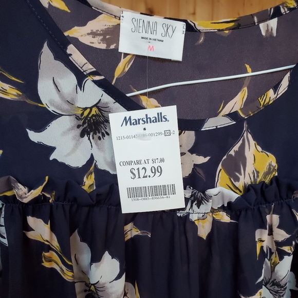 Blouse - Picture 2 of 6